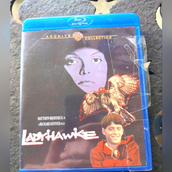 Ladyhawke Blue Ray DVD Michelle Pfeiffer Matthew Brodrick Ruther Hauer - Picture 1 of 3